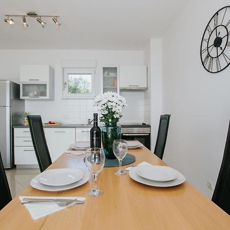 트로기르 Apartman Sunny 아파트 외부 사진
